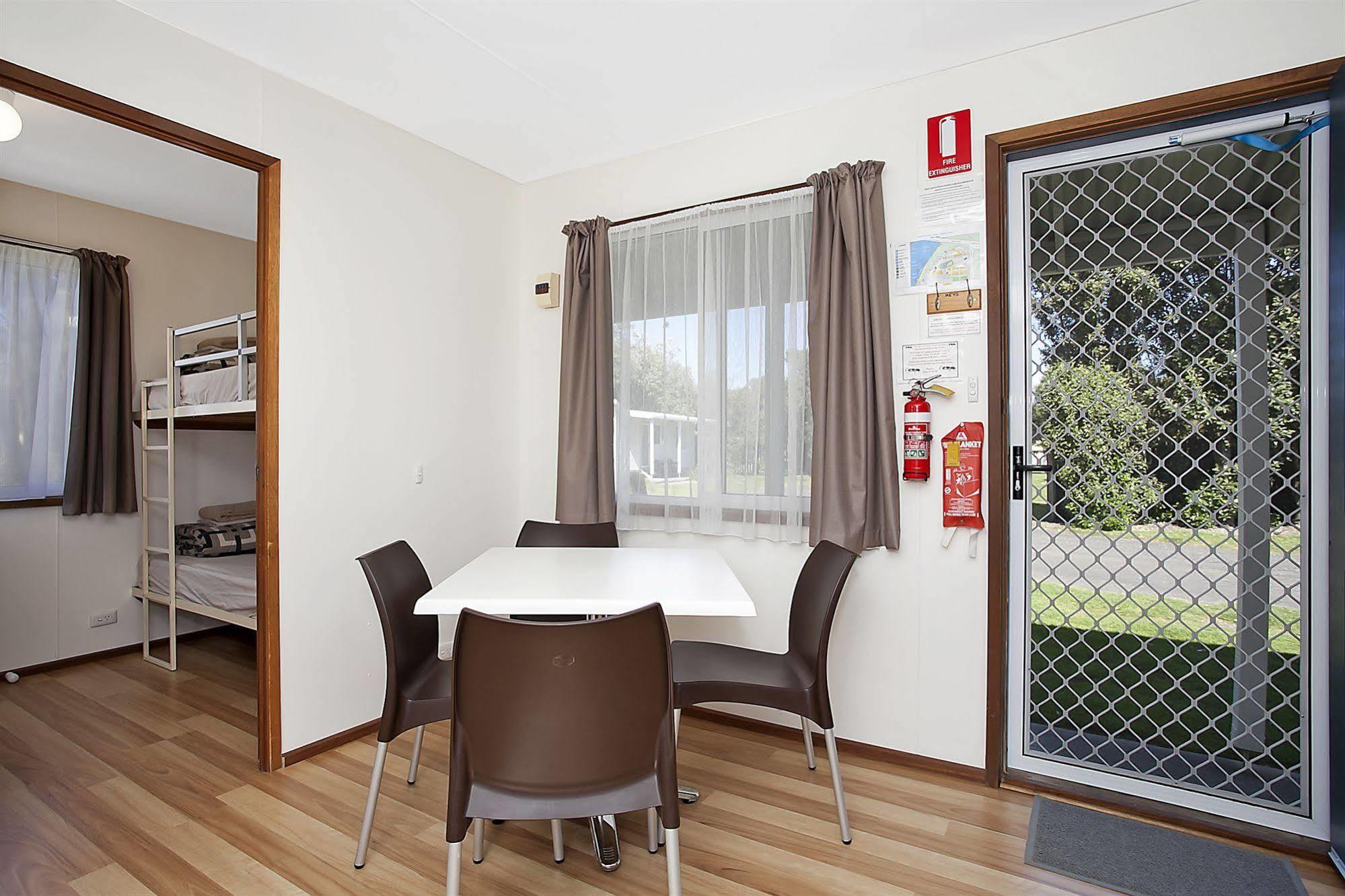 Hotel Great Ocean Road Tourist Park Peterborough Esterno foto