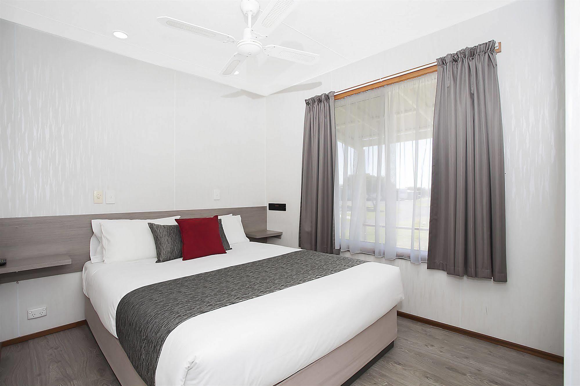 Hotel Great Ocean Road Tourist Park Peterborough Esterno foto