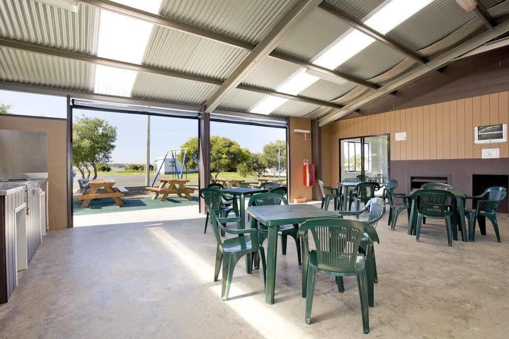 Hotel Great Ocean Road Tourist Park Peterborough Esterno foto